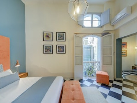 THE HOUSE IN OLD MINT STREET
