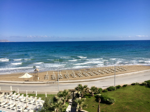 The Island Hotel, Adults 16+ hotel