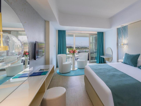 The Ivi Mare (Adults Only)