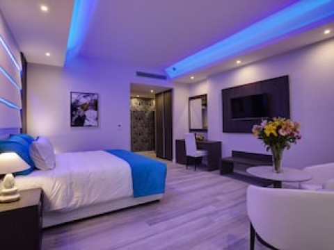 THE JOSEPHINE BOUTIQUE HOTEL
