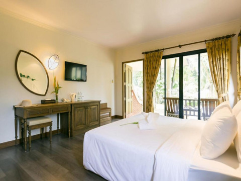 The Leaf on The Sands by Katathani Resort