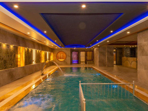 The Peak Hotel