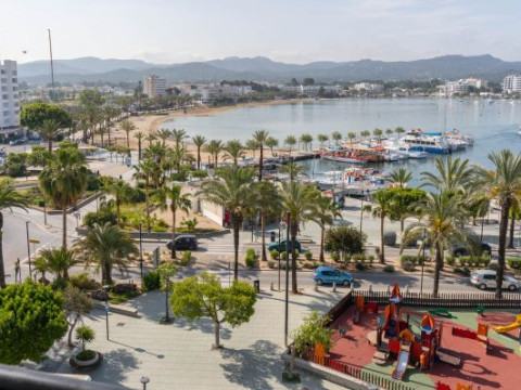 The Red Hotel By Ibiza Feeling