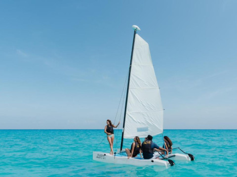 The Reef Playacar