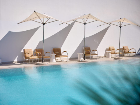 The Roc Club, A Hotel to Live®