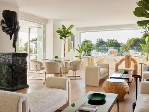 The Roc Club, A Hotel to Live®