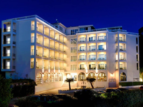 THE ROYAL GRAND