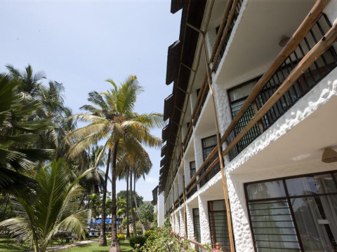 THE TRAVELLERS BEACH HOTEL