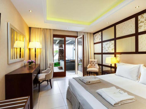 THEARTEMIS PALACE