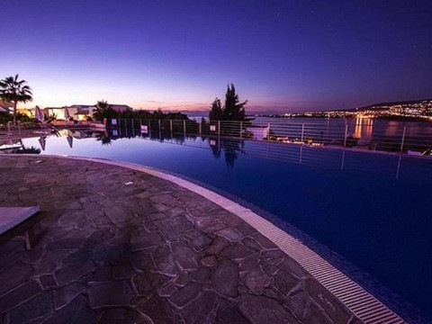 Theo Sunset Bay Hotel