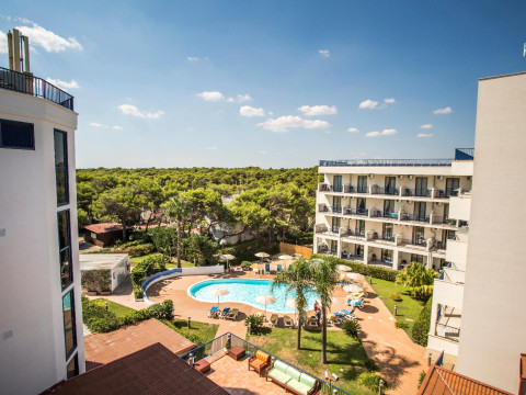 Ticho's Greenblu Hotel