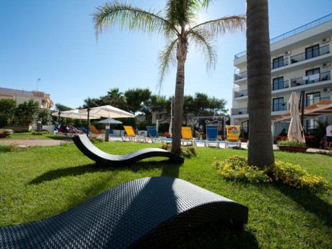 Ticho's Greenblu Hotel