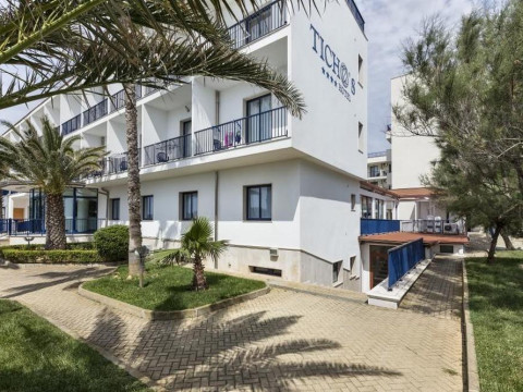 Ticho's Greenblu Hotel