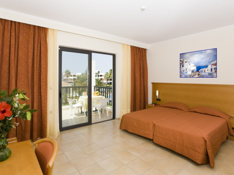 TIGAKI BEACH HOTEL