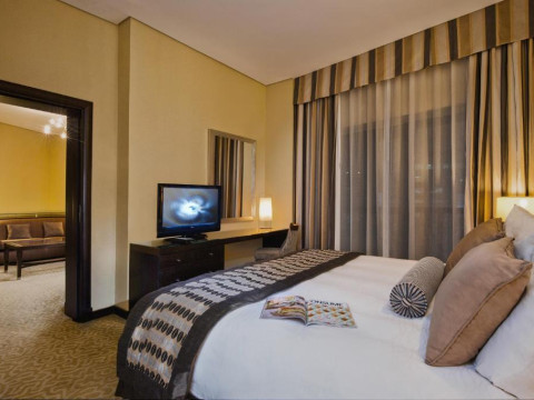 Time Oak Hotel & Suites