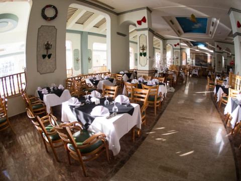 TITANIC RESORT 