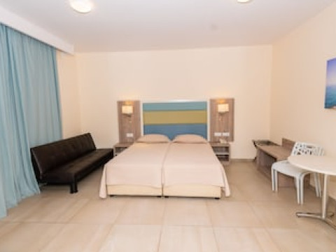 TOFINIS HOTEL