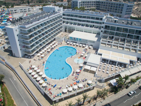 Tofinis Hotel
