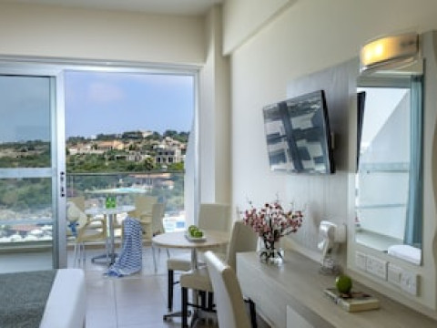 TOFINIS HOTEL