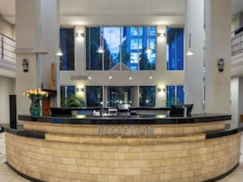 TOWN LODGE UPPER HILL