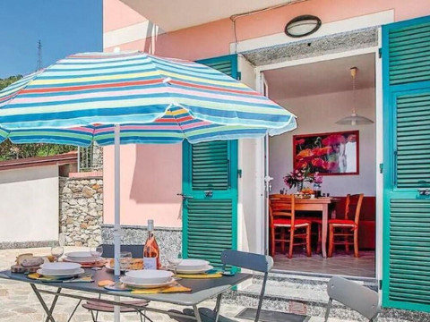 Traditional Holiday Home in Moneglia With Private Terrace