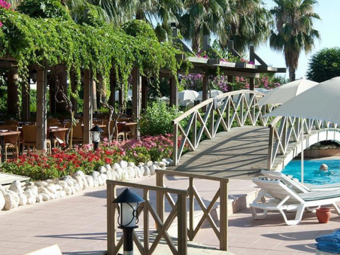 Coral Strand Hotel (Mahe)