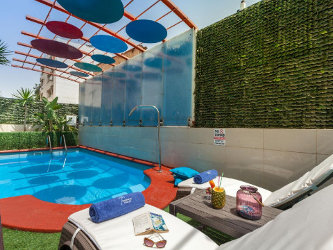Tropical Hotel
