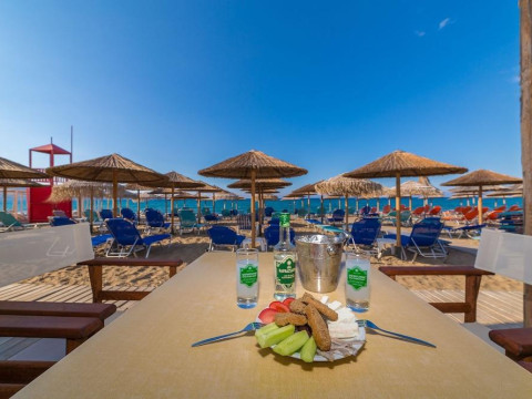 Tropical Hotel B