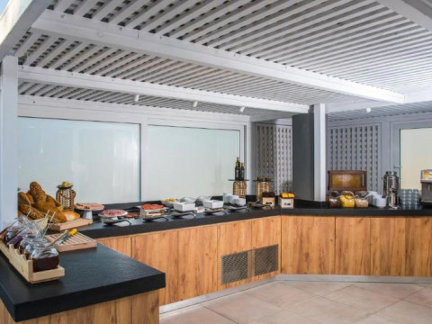 TROULIS APART HOTEL