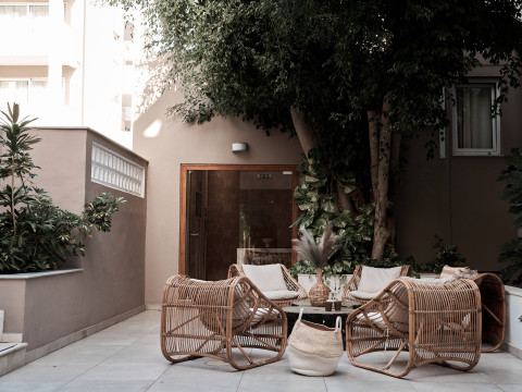 TROULIS APART HOTEL