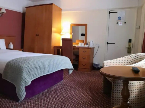 Tudor Lodge Hotel