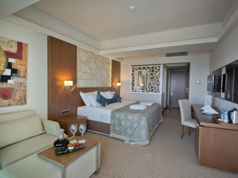TUI DAY & NIGHT Connected Club Life Belek