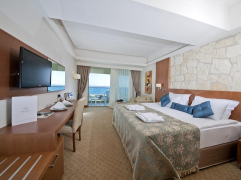 TUI DAY & NIGHT Connected Club Life Belek