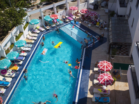 Tuntas Suites Altinkum