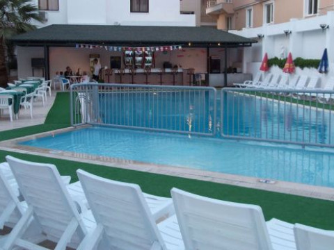 TUNTAS APART HOTEL