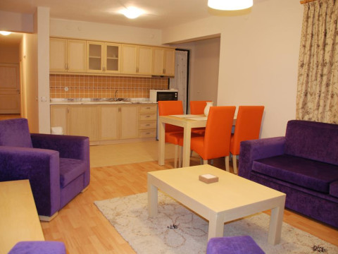 TUNTAS APART HOTEL