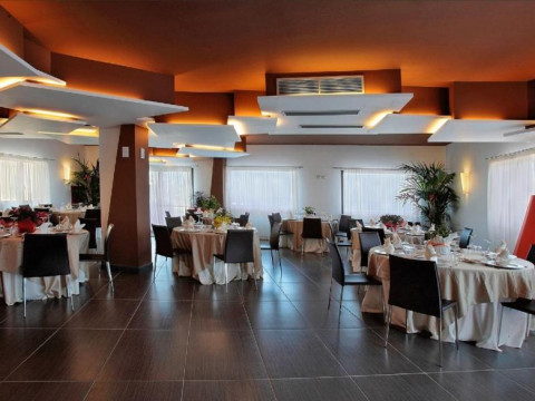 Tus Hotel & Residence