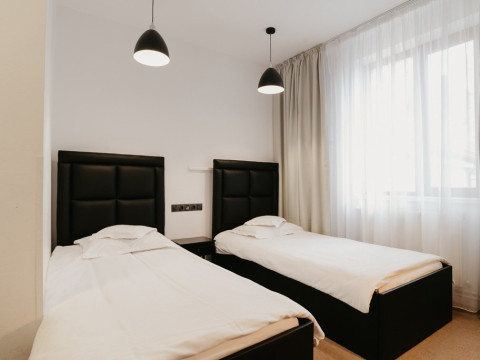 . FULLTON Central Inn Camere de inchiriat