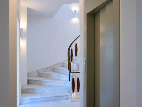 Twinn Downtown Piraeus