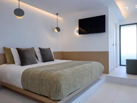 Twinn Downtown Piraeus