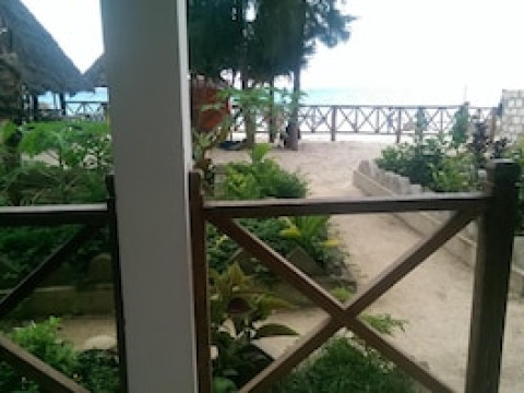 UNION BEACH BUNGALOWS