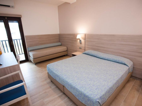PORTO CONTE (SOCIAL si SENIORI)