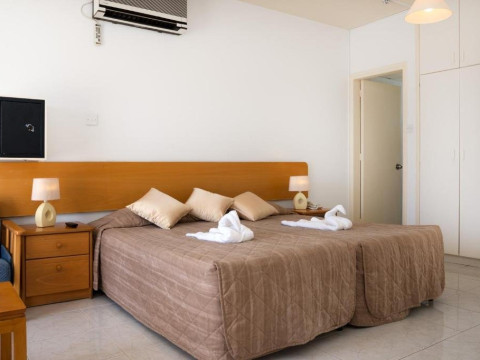 Sunny Hill Hotel Apts (Paphos)
