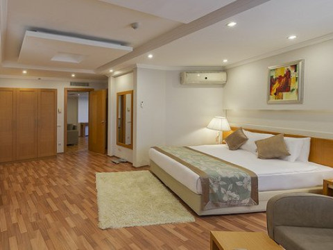 CRYSTAL ADMIRAL RESORT  SPA