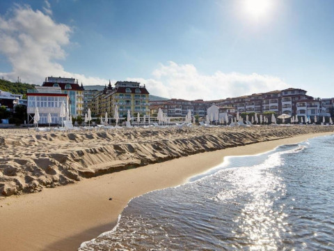 Amore Beach