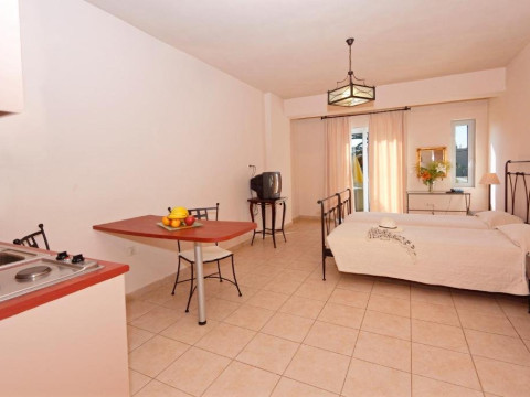Lambrinos Suites (K)