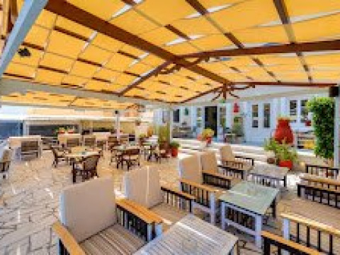 Akis Hotel (Kamari Santorini)