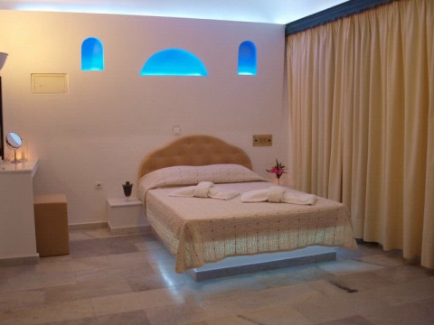 Drossos Hotel (Perissa - Santorini)