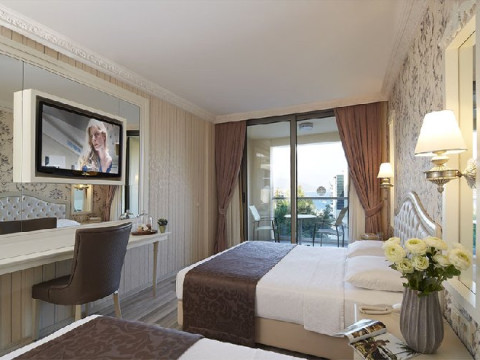 EMRE HOTEL AND BEACH