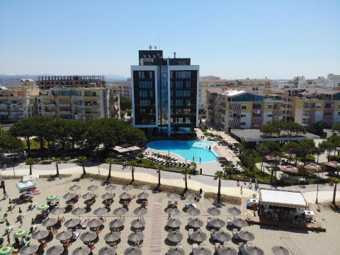 SUPREME HOTEL AND SPA (DURRES-GOLEM)